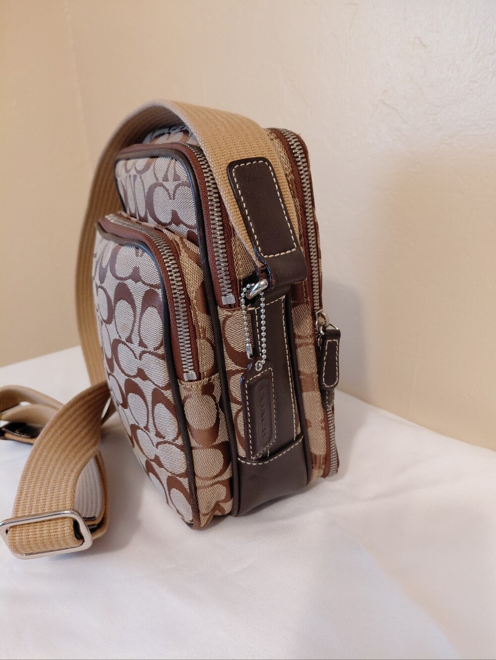 Coach Vintage Signature International Unisex Travel Crossbody Bag # 4270 - Picture 3 of 15